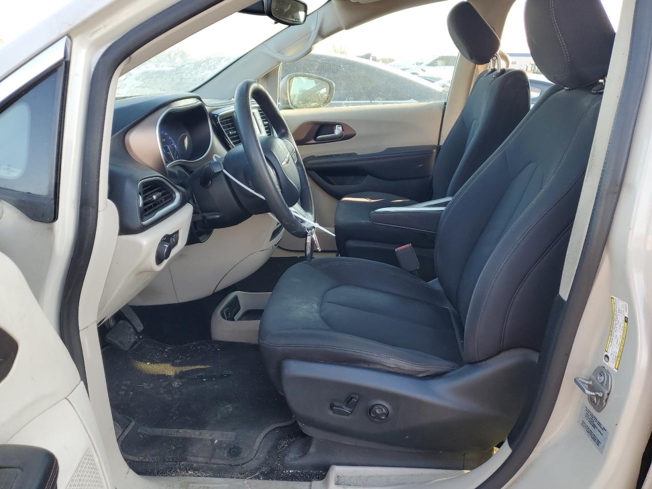2017 Chrysler Pacifica VIN 2C4RC1CG9HR665073 Copart auction photo, side / front end damage thumbnail 7