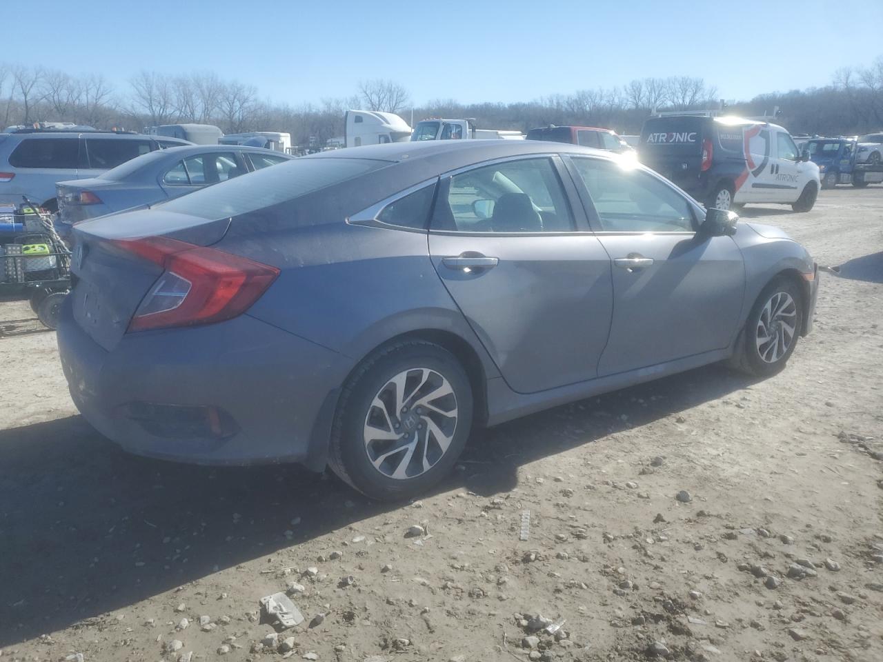 2016 Honda Civic VIN 19XFC2F73GE051544 Copart auction photo, front end damage thumbnail 3
