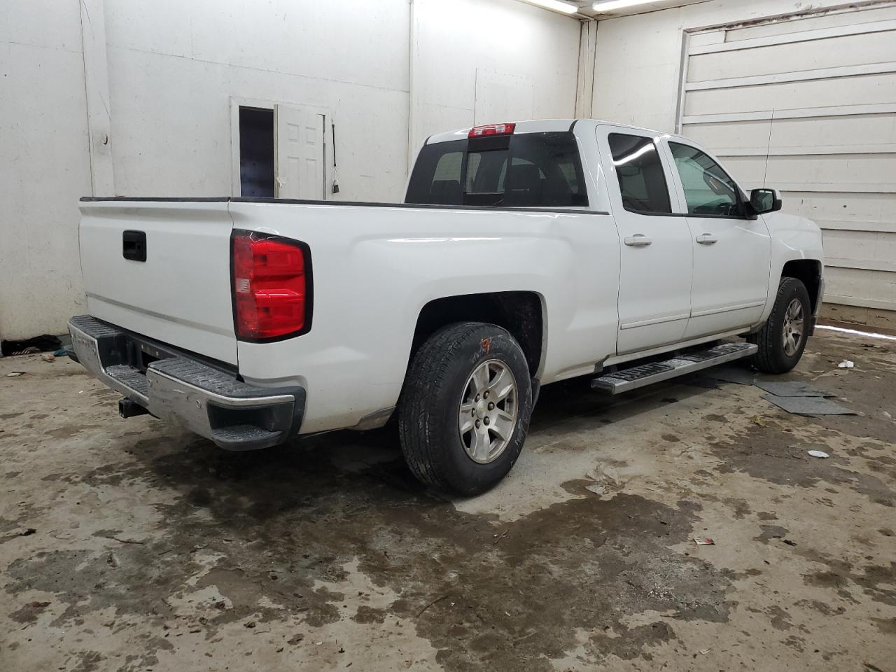 2017 Chevrolet Silverado VIN 1GCRCREH7HZ127630 Copart auction photo, side / rear end damage thumbnail 3