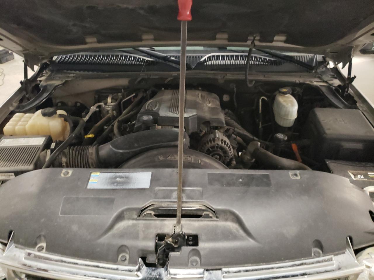 2006 Chevrolet Suburban VIN 3GNGK26GX6G124877 Copart auction photo, vandalism / front end damage thumbnail 12