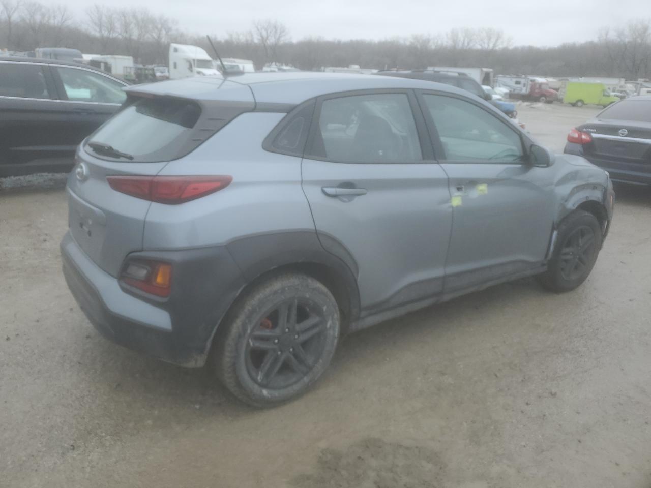 2021 Hyundai Kona VIN KM8K12AA1MU663998 Copart auction photo, side / front end damage thumbnail 3