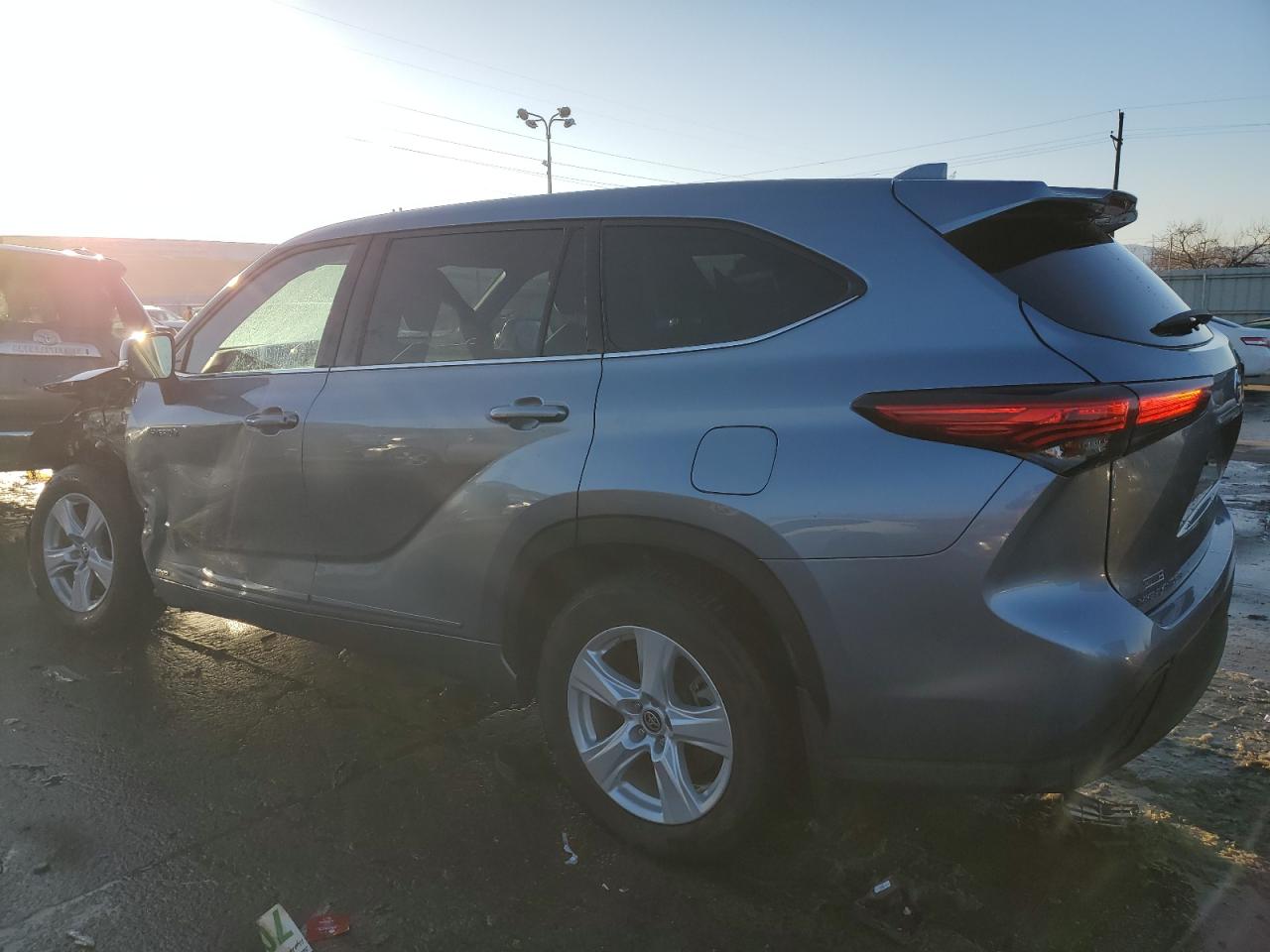 2021 Toyota Highlander VIN 5TDBBRCH0MS025895 Copart auction photo, front end / side damage thumbnail 2