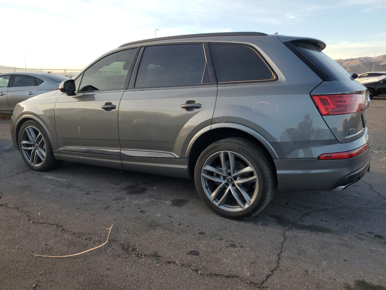 2017 Audi Q7 VIN WA1VAAF72HD040236 Copart auction photo, minor dent/scratches damage thumbnail 2