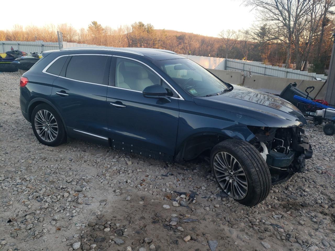 2016 Lincoln MKX VIN 2LMTJ8LR0GBL71252 Copart auction photo, front end / undercarriage damage thumbnail 4