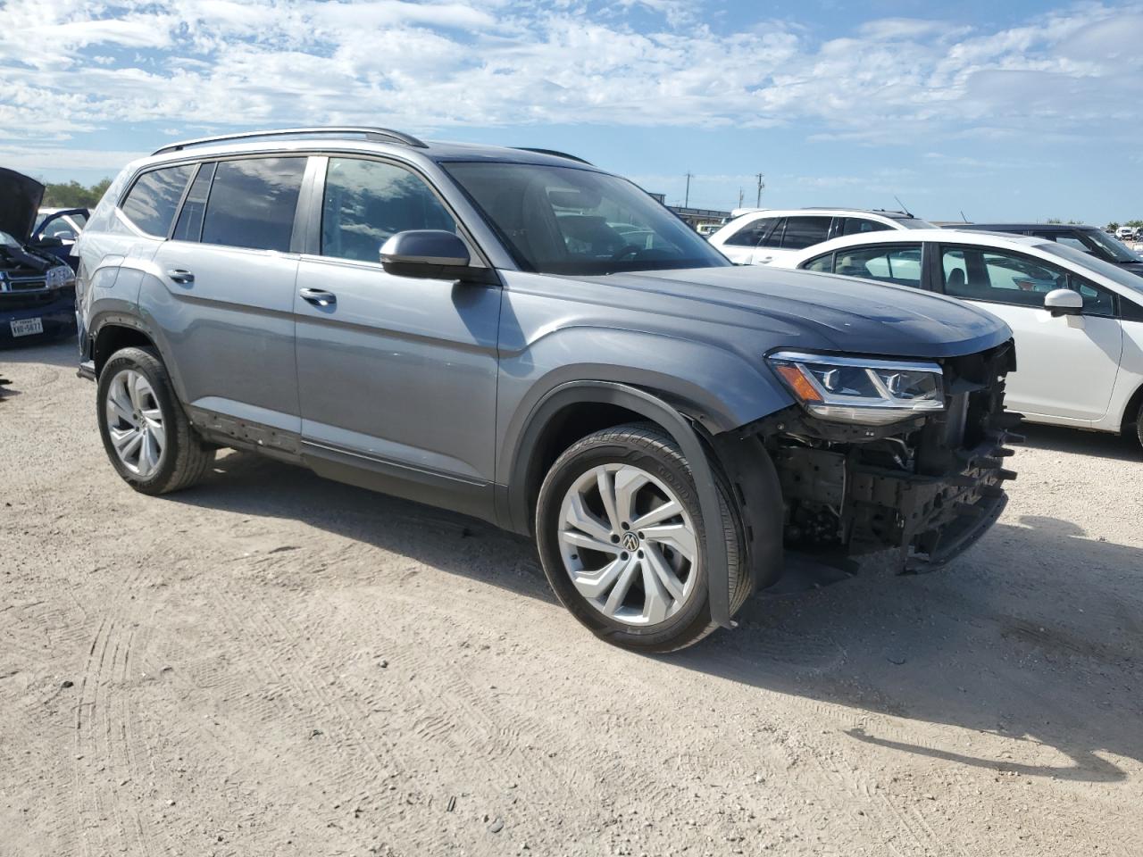 2021 Volkswagen Atlas VIN 1V2JR2CA5MC610473 Copart auction photo, all over damage thumbnail 4