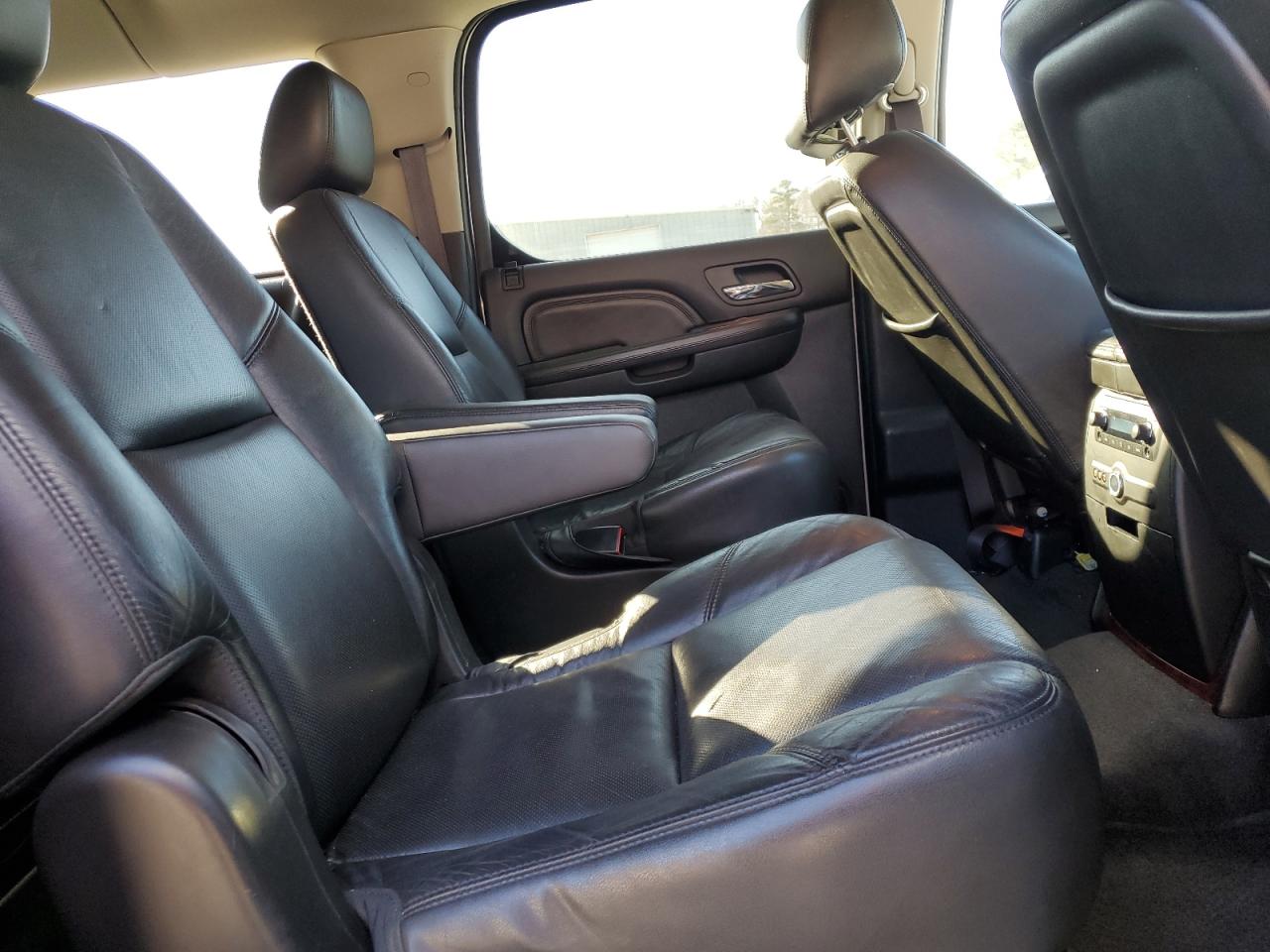2012 Cadillac Escalade VIN 1GYS4JEF4CR157038 Copart auction photo, front end / minor dent/scratches damage thumbnail 12