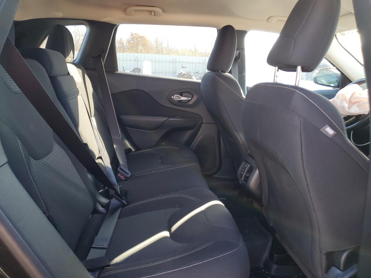 2016 Jeep Grand Cherokee VIN 1C4PJLCB3GW272589 Copart auction photo, front end damage thumbnail 11