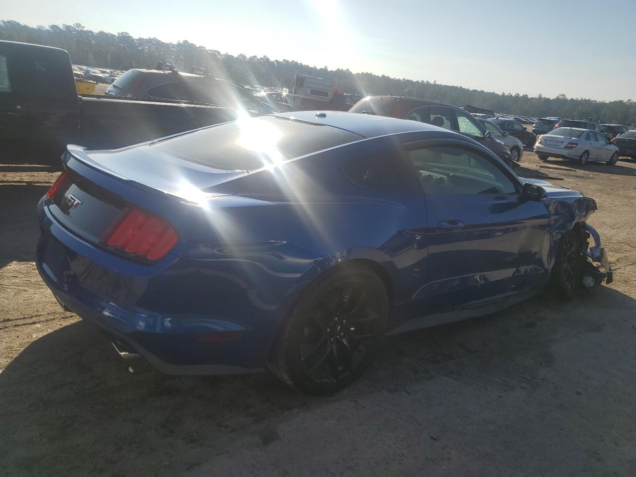 2017 Ford Mustang VIN 1FA6P8CF5H5262881 Copart auction photo, front end / side damage thumbnail 3