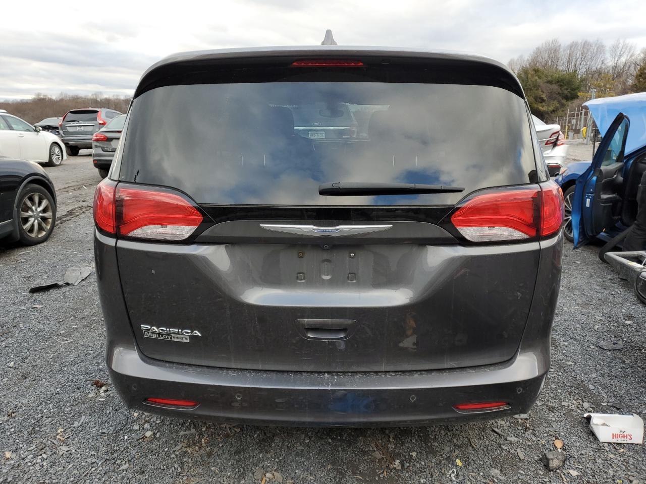 2017 Chrysler Pacifica VIN 2C4RC1DG2HR835532 Copart auction photo, minor dent/scratches damage thumbnail 6