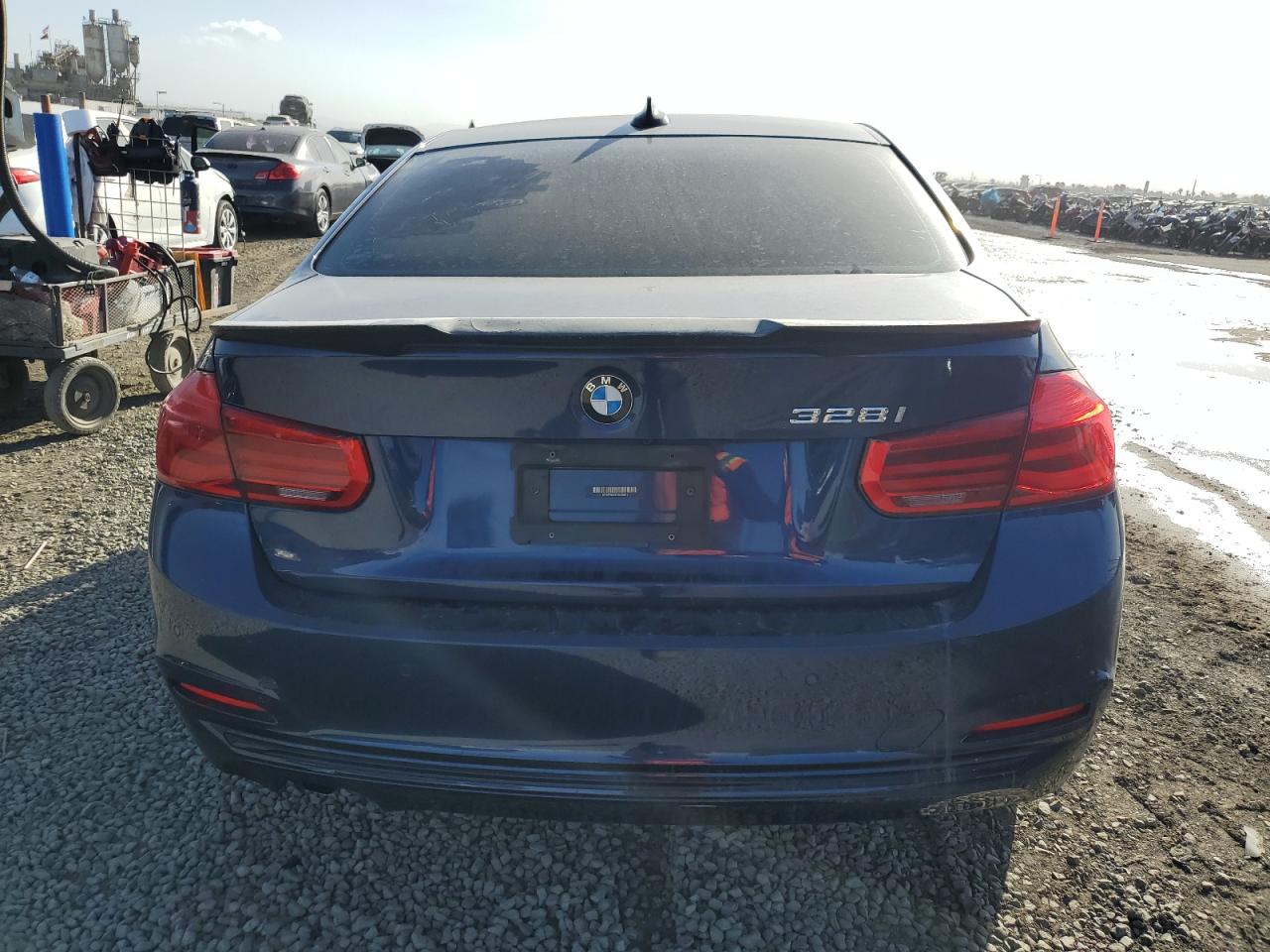 2016 BMW 3er VIN WBA8E9C58GK645801 Copart auction photo, front end / minor dent/scratches damage thumbnail 6