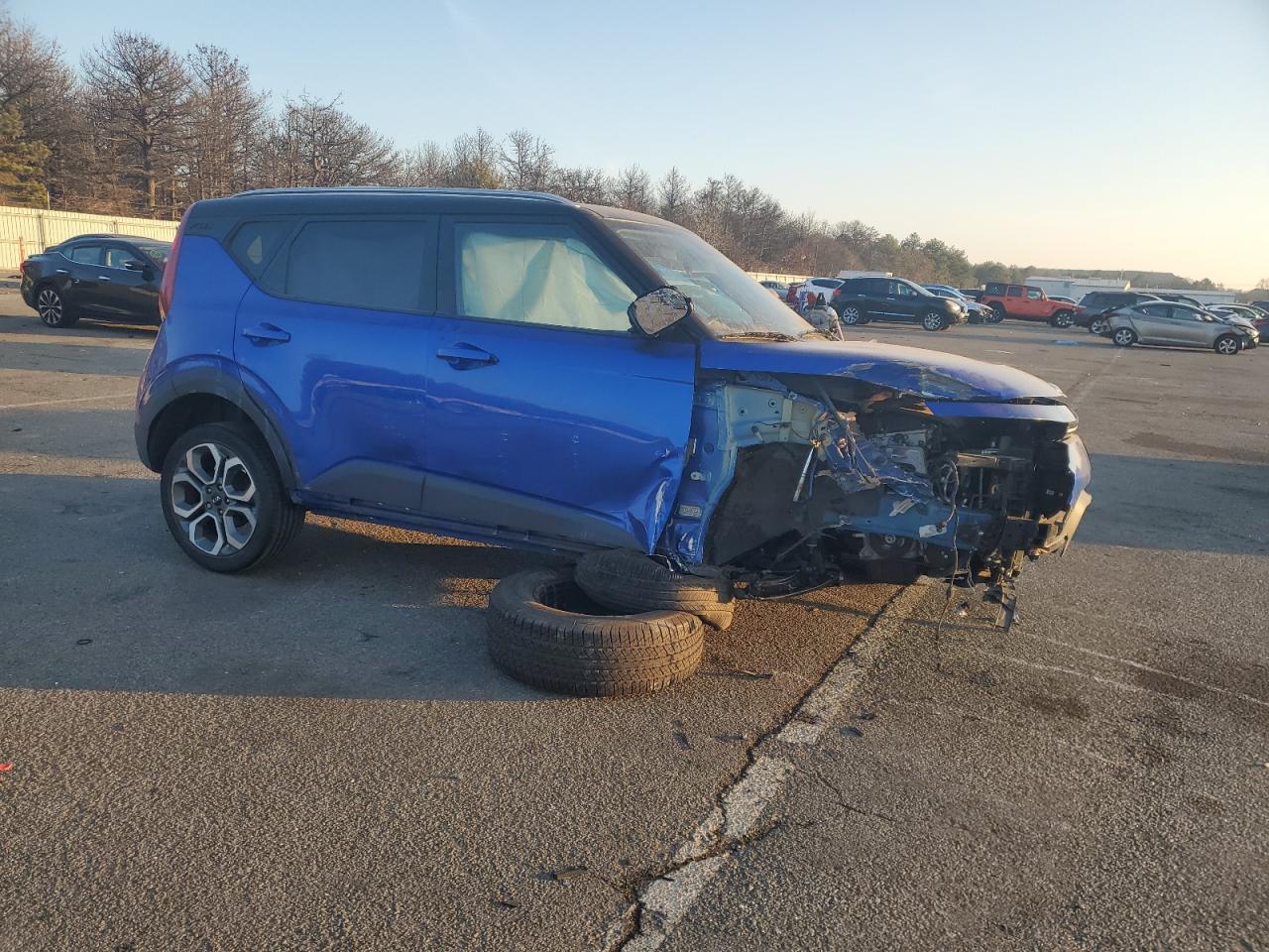 2020 KIA Soul VIN KNDJ23AU4L7007031 Copart auction photo, front end / side damage thumbnail 4
