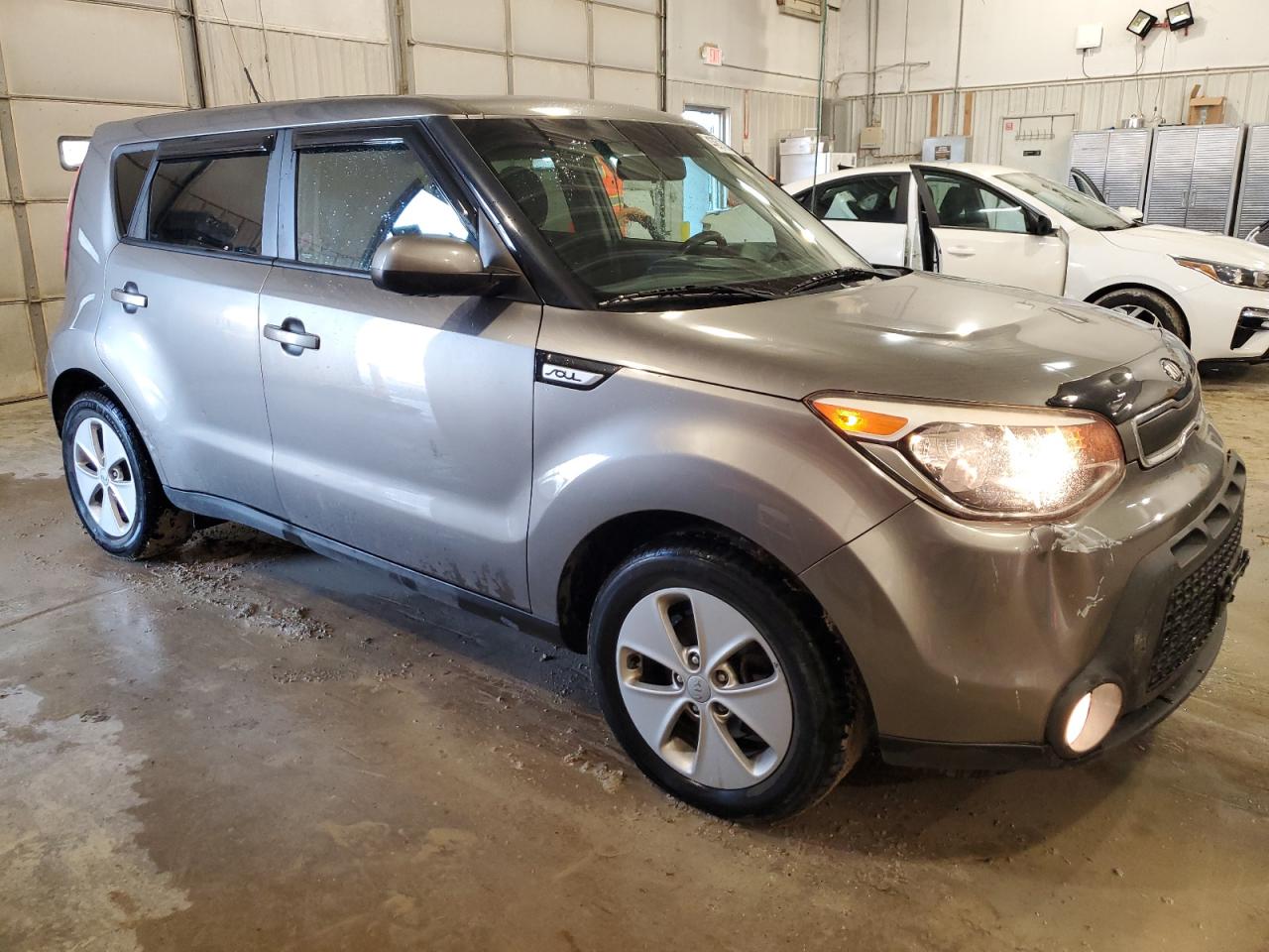 2015 KIA Soul VIN KNDJN2A25F7181467 Copart auction photo, front end / side damage thumbnail 4