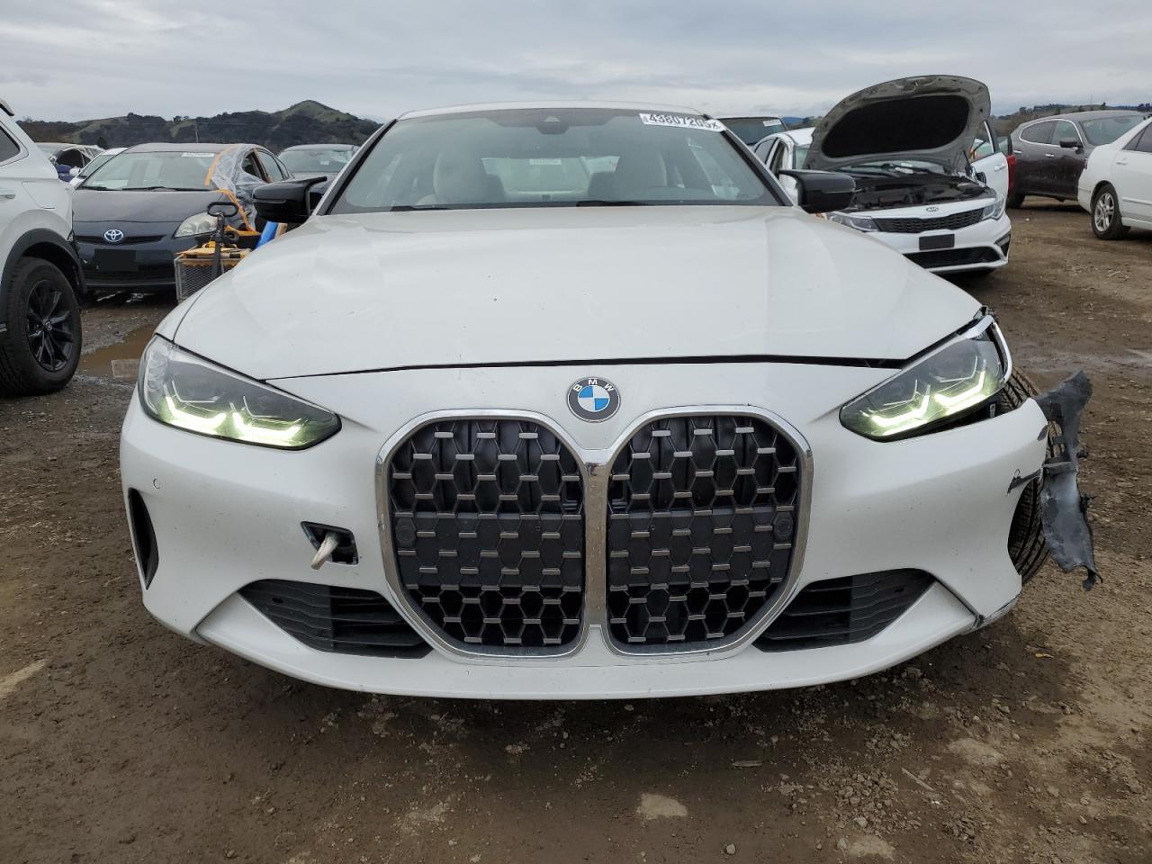 2022 BMW 4er VIN WBA73AP01NCH62891 Copart auction photo, undercarriage / all over damage thumbnail 5