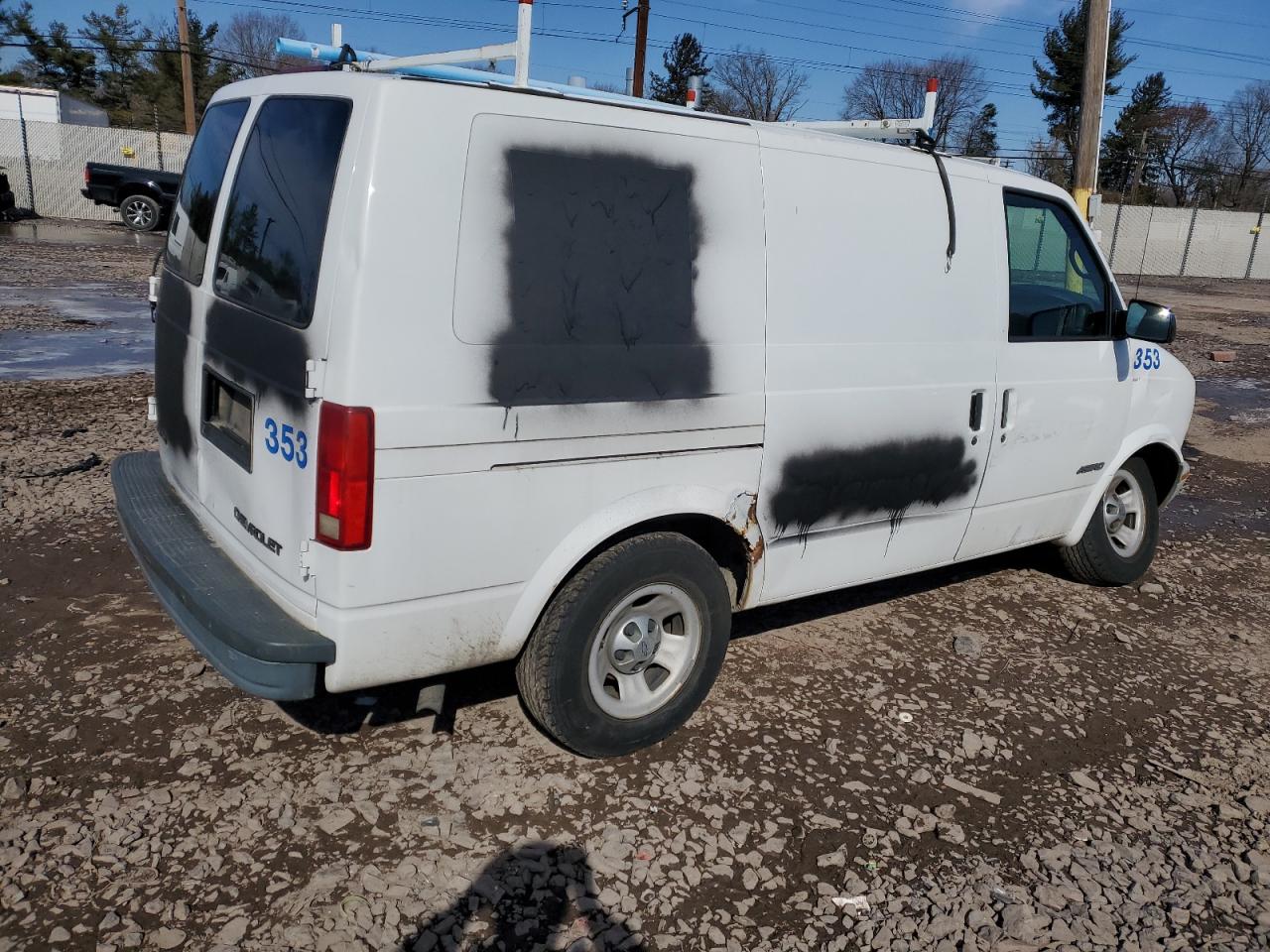 2002 Chevrolet Astro VIN 1GCDM19X12B156180 Copart auction photo, front end damage thumbnail 3