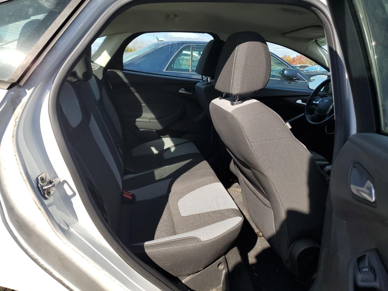 2012 Ford Focus VIN 1FAHP3F22CL441629 Copart auction photo, minor dent/scratches damage thumbnail 10