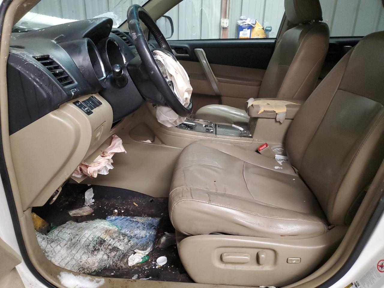 2012 Toyota Highlander VIN 5TDBK3EH7CS133696 Copart auction photo, biohazard/chemical damage thumbnail 7