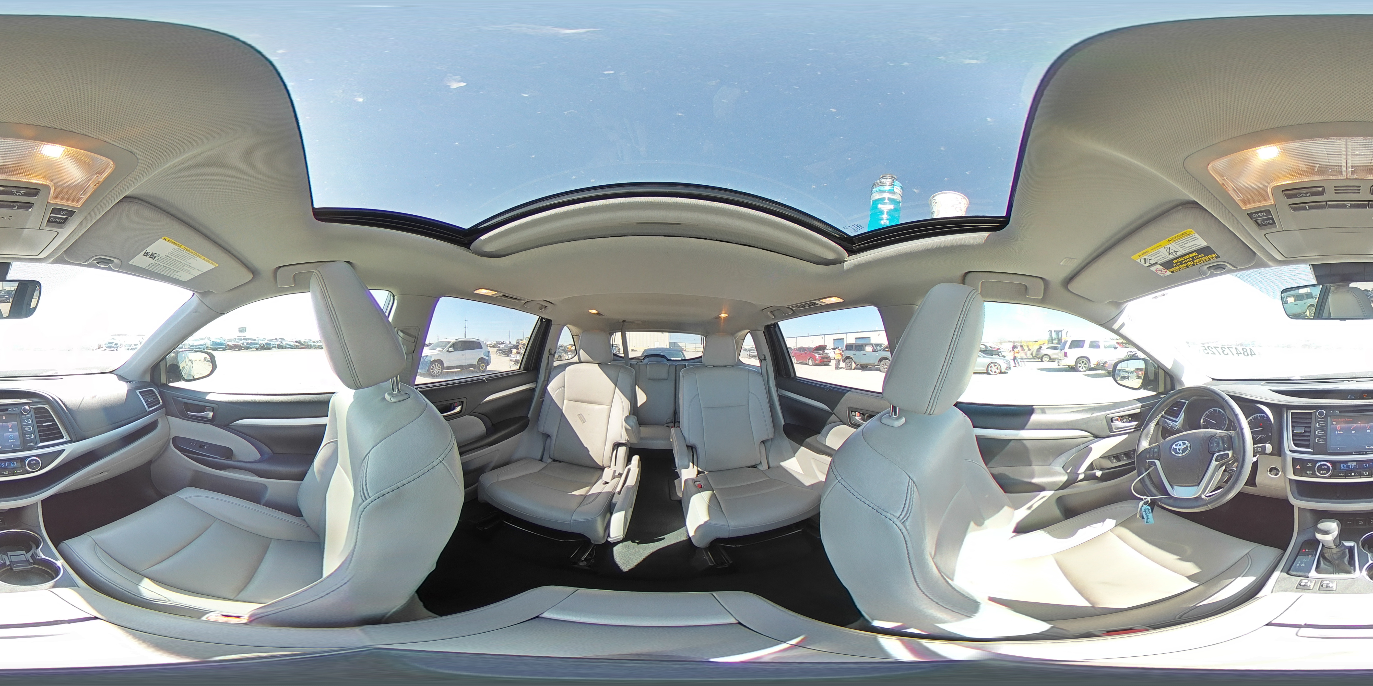 2019 Toyota Highlander VIN 5TDJZRFH0KS586680 Copart auction photo, front end / side damage thumbnail 16