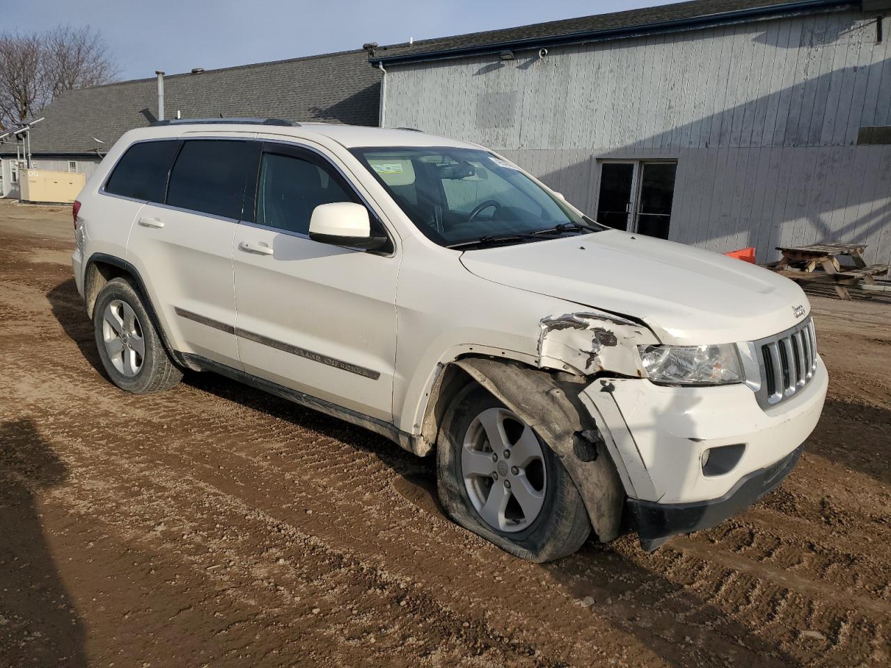 2011 Jeep Grand Cherokee VIN 1J4RR4GG4BC736183 Copart auction photo, front end / minor dent/scratches damage thumbnail 4