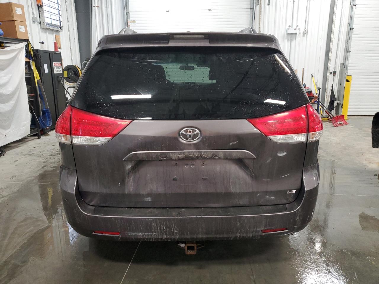 2012 Toyota Sienna VIN 5TDKK3DC5CS207672 Copart auction photo, front end / minor dent/scratches damage thumbnail 6