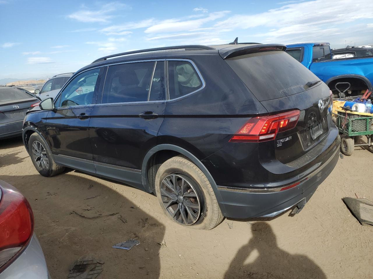 2020 Volkswagen Tiguan VIN 3VV2B7AX6LM015614 Copart auction photo, front end / side damage thumbnail 2