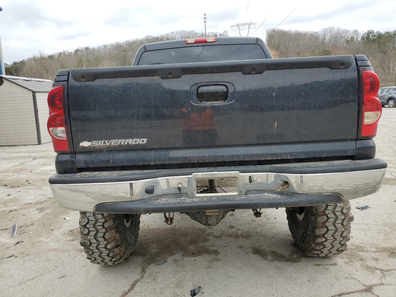 2006 Chevrolet Silverado VIN 2GCEK13V061353106 Copart auction photo, front end / undercarriage damage thumbnail 6