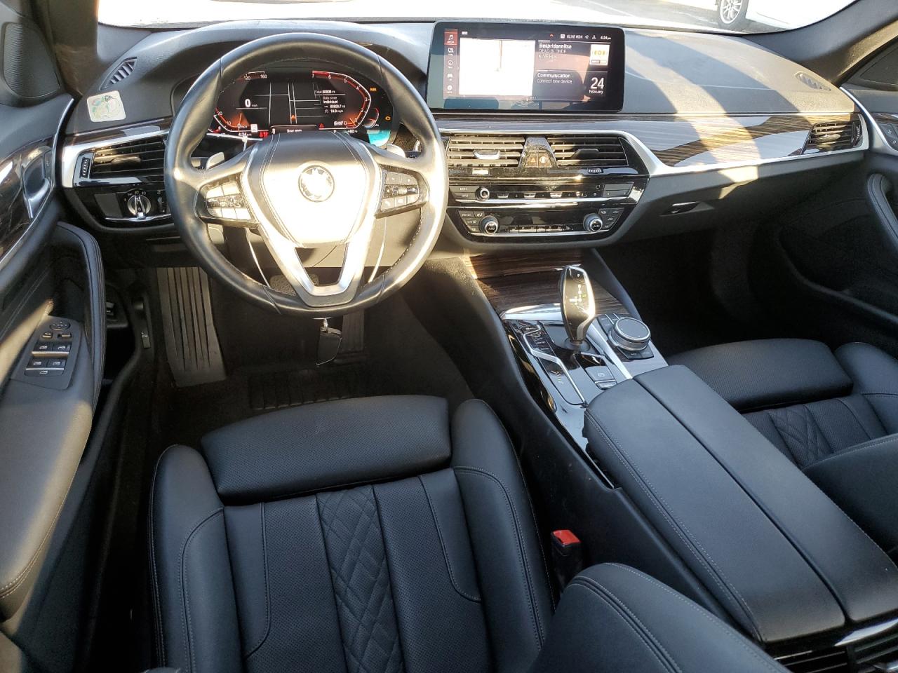 2022 BMW 5er VIN WBA53BH0XNWX38371 Copart auction photo, rear end / minor dent/scratches damage thumbnail 8