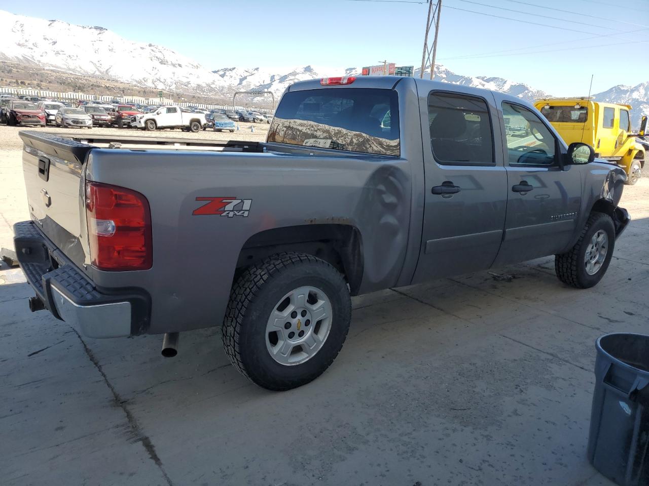 2008 Chevrolet Silverado VIN 3GCEK133X8G297149 Copart auction photo, side / all over damage thumbnail 3