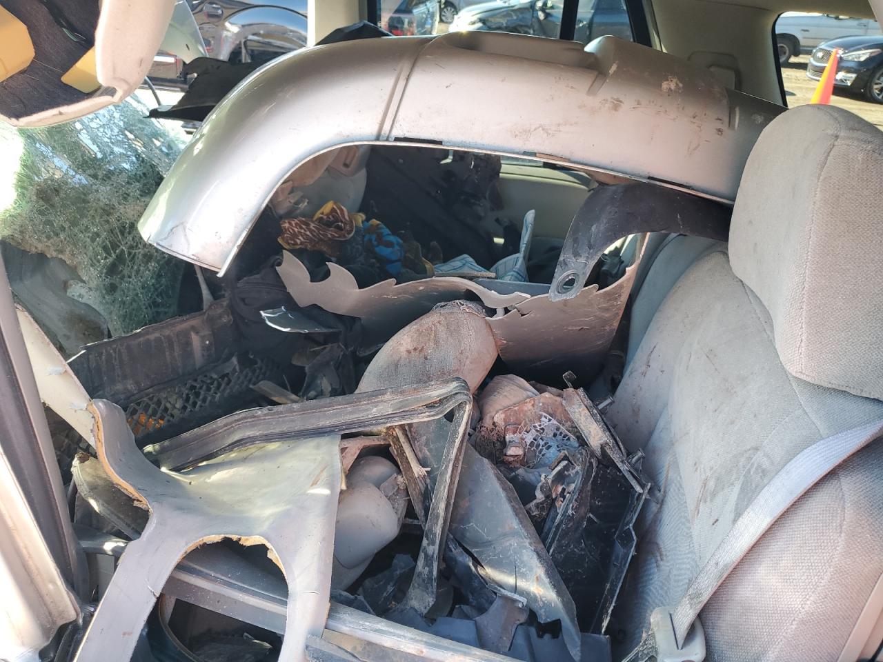 2007 Chevrolet TrailBlazer VIN 1GNDS13S272103358 Copart auction photo, all over damage thumbnail 8