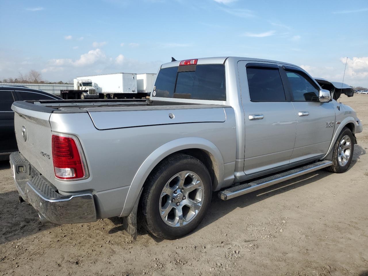 2015 RAM 1500 VIN 1C6RR7NTXFS580175 Copart auction photo, front end / minor dent/scratches damage thumbnail 3