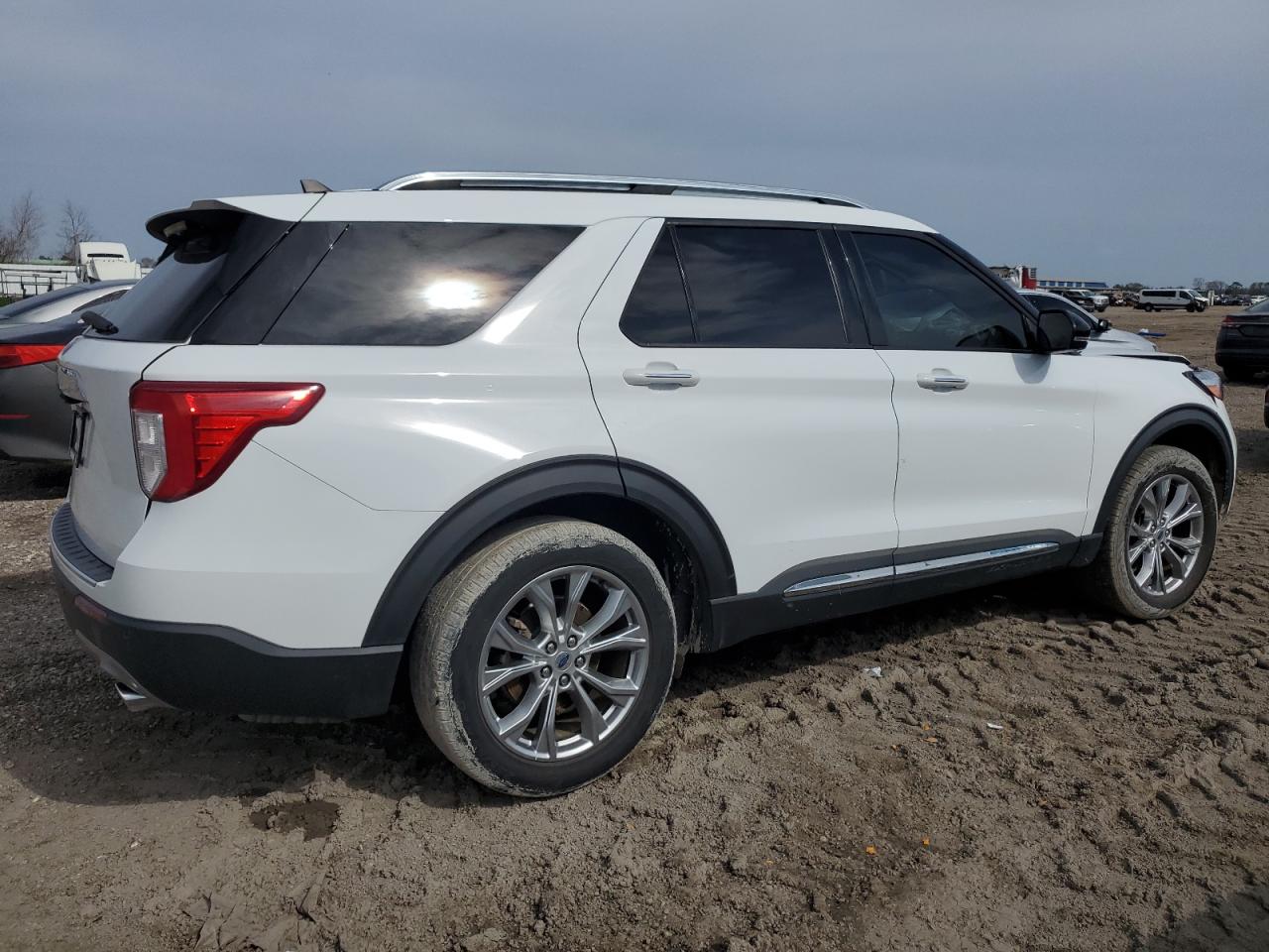 2022 Ford Explorer VIN 1FMSK7FH0NGA56278 Copart auction photo, front end / minor dent/scratches damage thumbnail 3