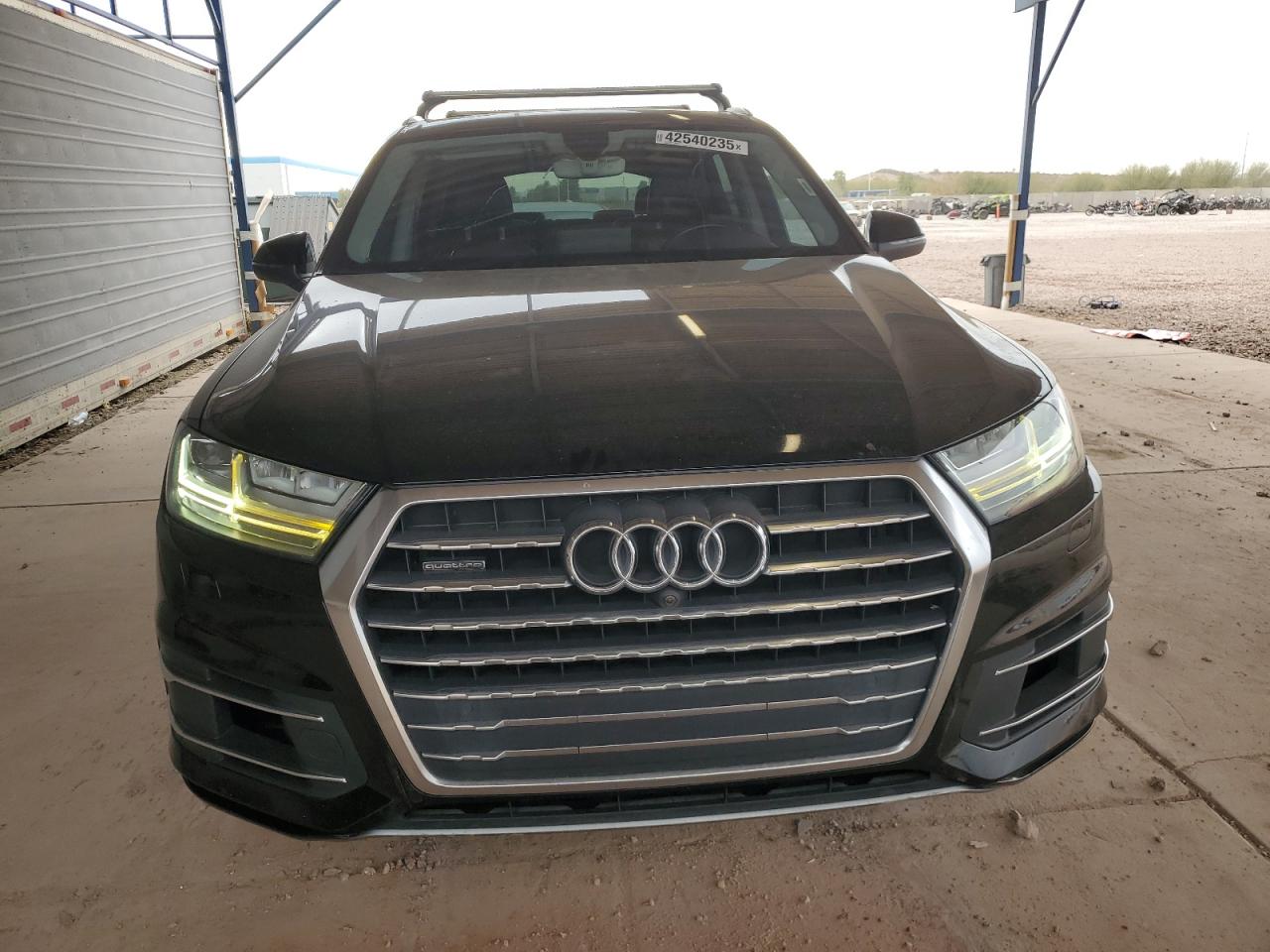 2017 Audi Q7 VIN WA1LAAF71HD003931 Copart auction photo, minor dent/scratches damage thumbnail 5
