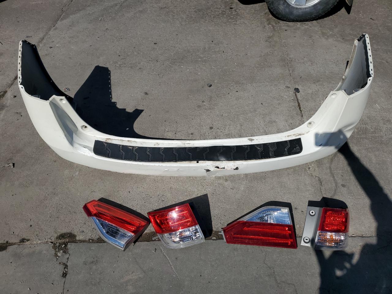 2016 Honda Odyssey VIN 5FNRL5H63GB040069 Copart auction photo, rear end / hail damage thumbnail 13