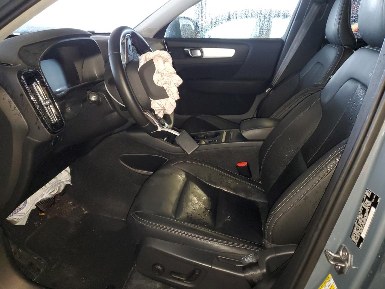 2021 Volvo XC40 VIN YV4162UK9M2423340 Copart auction photo, front end damage thumbnail 7