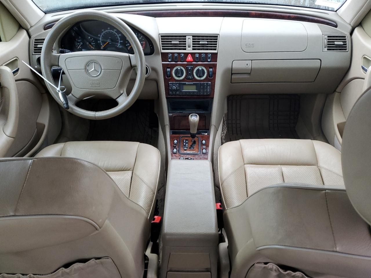 2000 Mercedes-Benz C-klasse VIN WDBHA24G6YA818047 Copart auction photo, normal wear / mechanical damage thumbnail 8