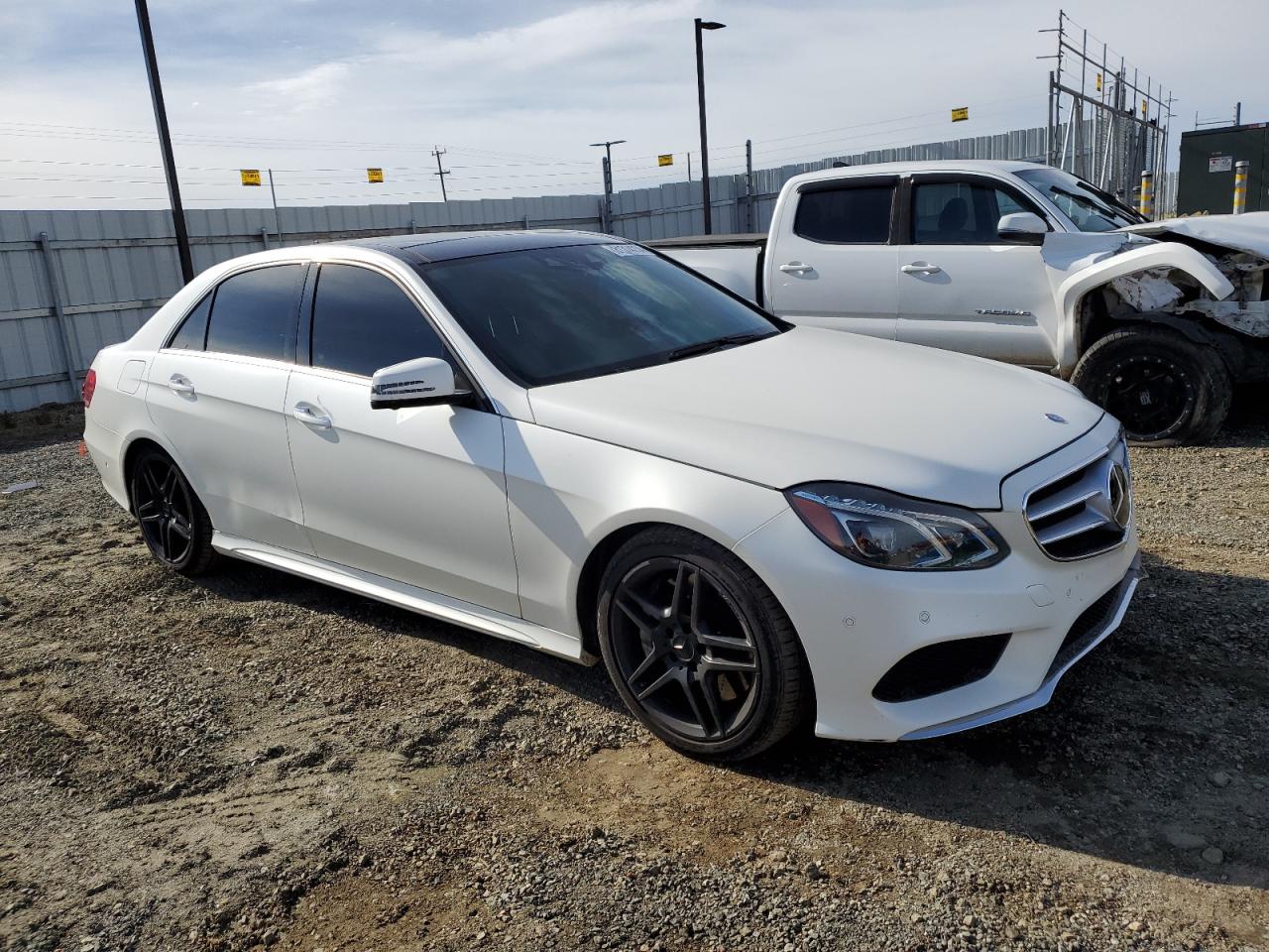 2014 Mercedes-Benz E-klasse VIN WDDHF9BB3EA954690 Copart auction photo, side damage thumbnail 4