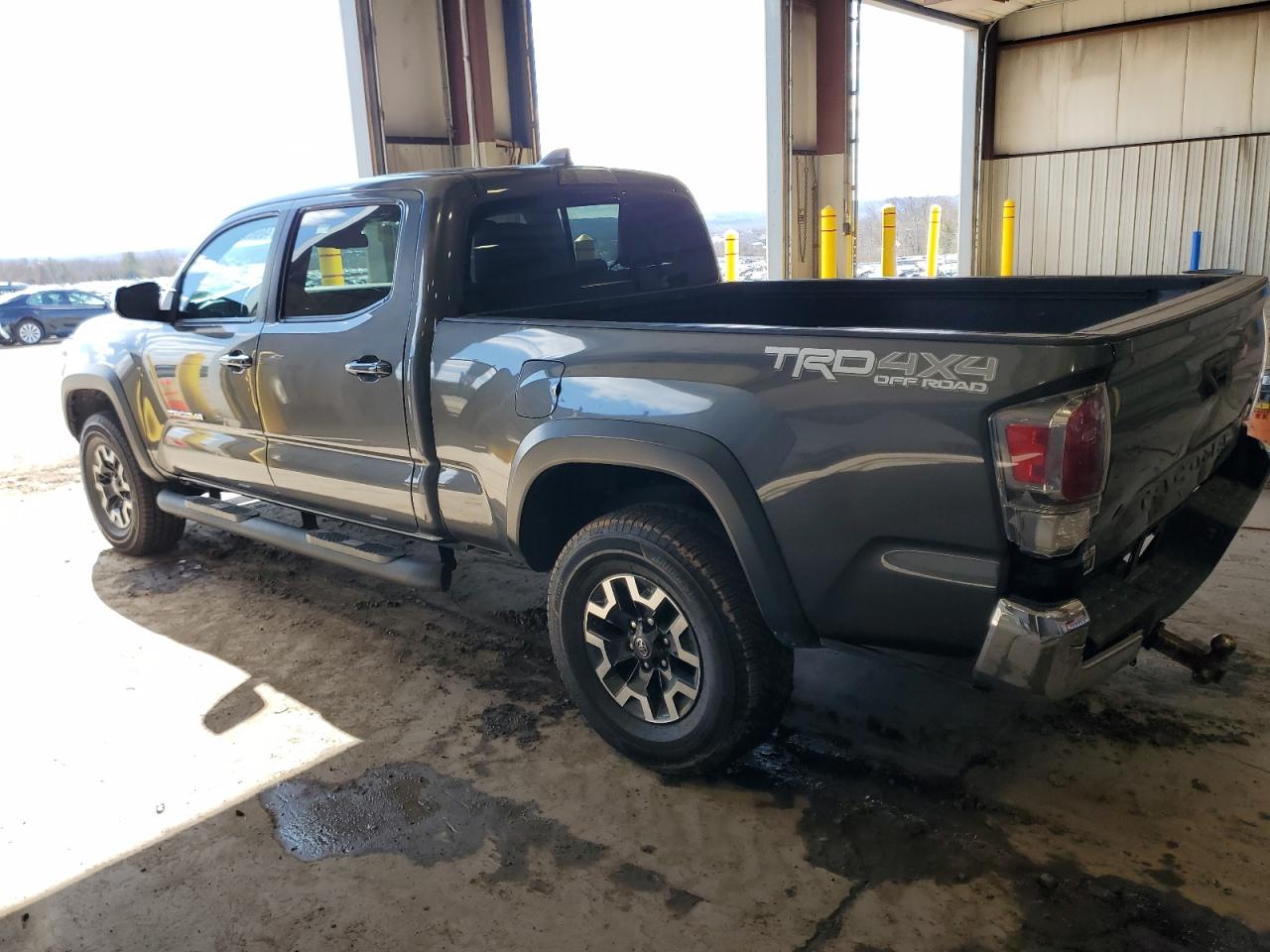 2020 Toyota Tacoma VIN 3TMDZ5BN5LM088087 Copart auction photo, rear end damage thumbnail 2