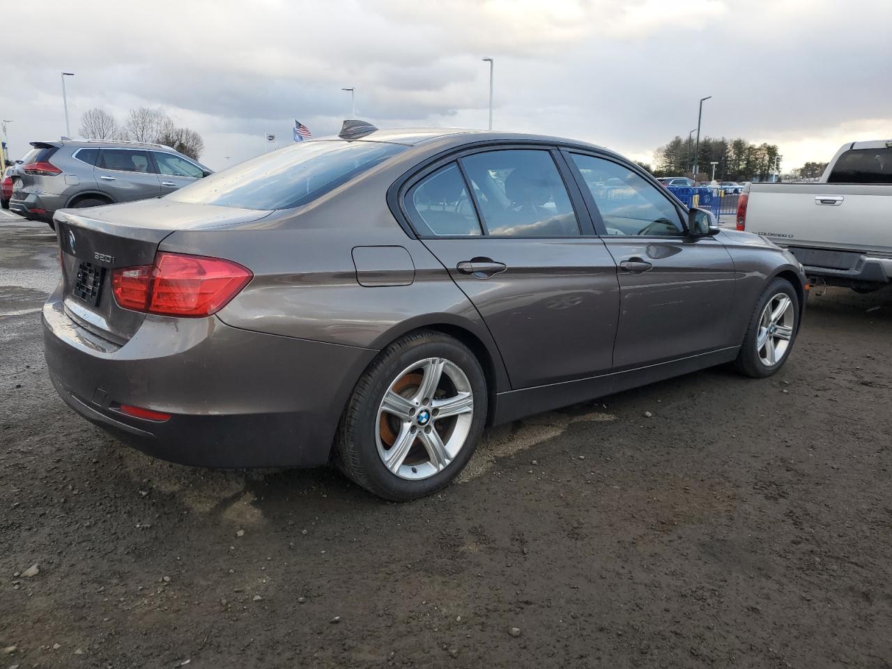 2014 BMW 3er VIN WBA3C3C56EPV90486 Copart auction photo, mechanical / minor dent/scratches damage thumbnail 3