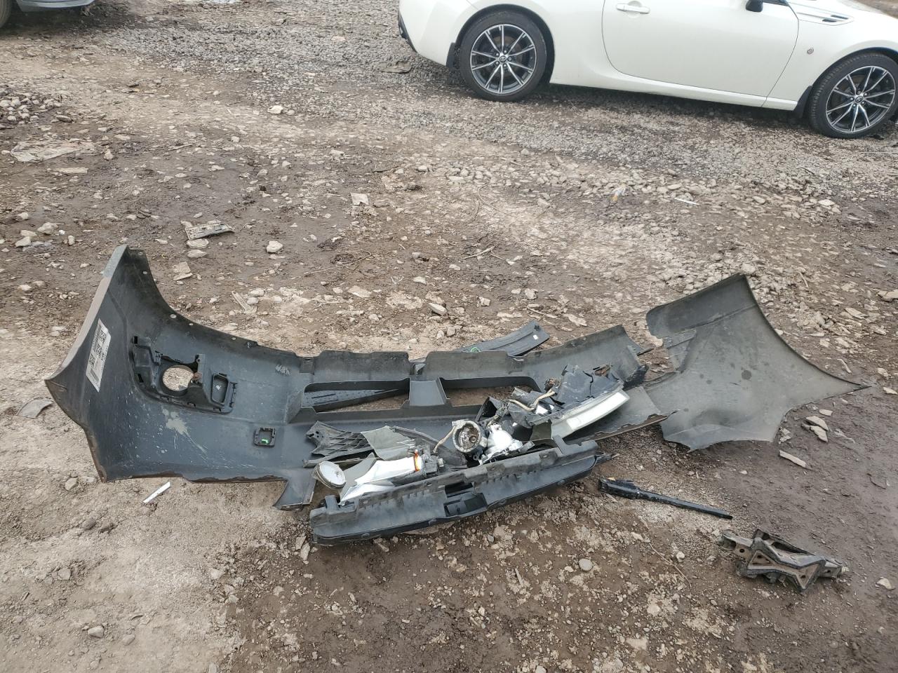 2011 Subaru Outback VIN 4S4BRBCCXB3320729 Copart auction photo, front end / side damage thumbnail 13