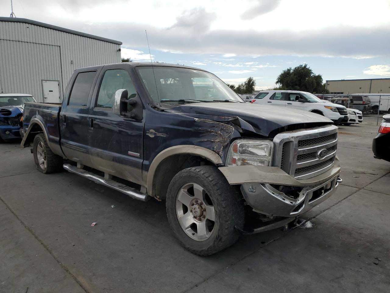 2007 Ford F250 VIN 1FTSW21P97EA07122 Copart auction photo, vandalism / all over damage thumbnail 4