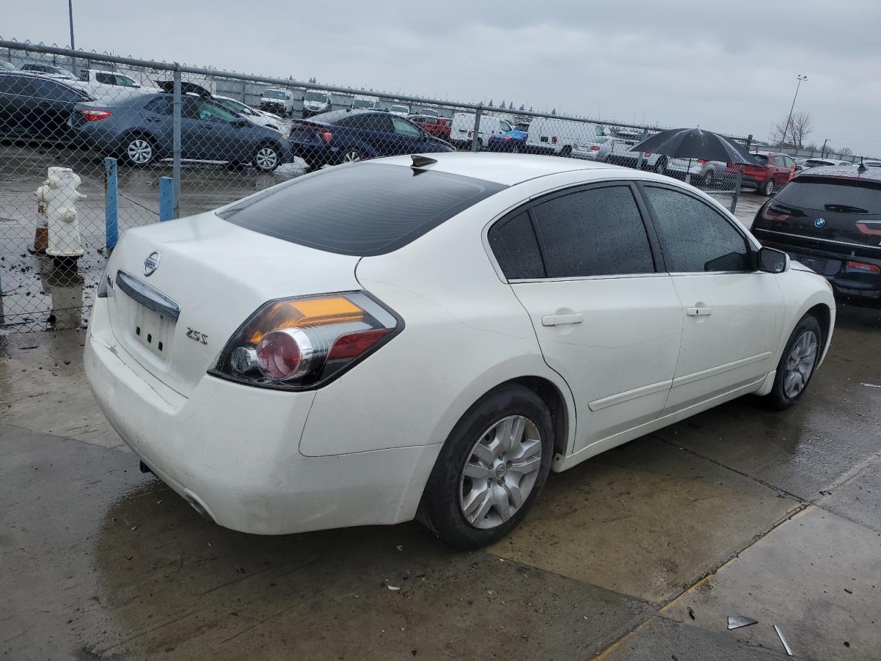 2011 Nissan Altima VIN 1N4AL2AP0BN436300 Copart auction photo, vandalism / rear end damage thumbnail 3