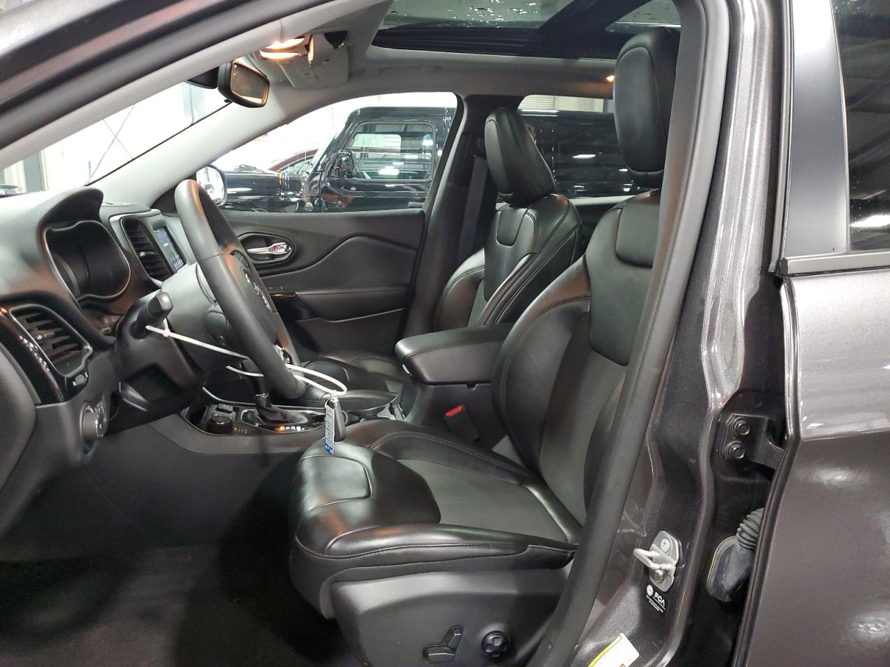 2021 Jeep Grand Cherokee VIN 1C4PJMLB5MD242135 Copart auction photo, front end damage thumbnail 7