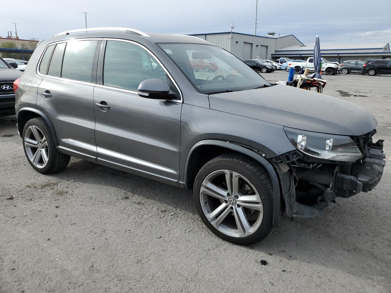 2016 Volkswagen Tiguan VIN WVGAV7AX1GW026491 Copart auction photo, all over damage thumbnail 4