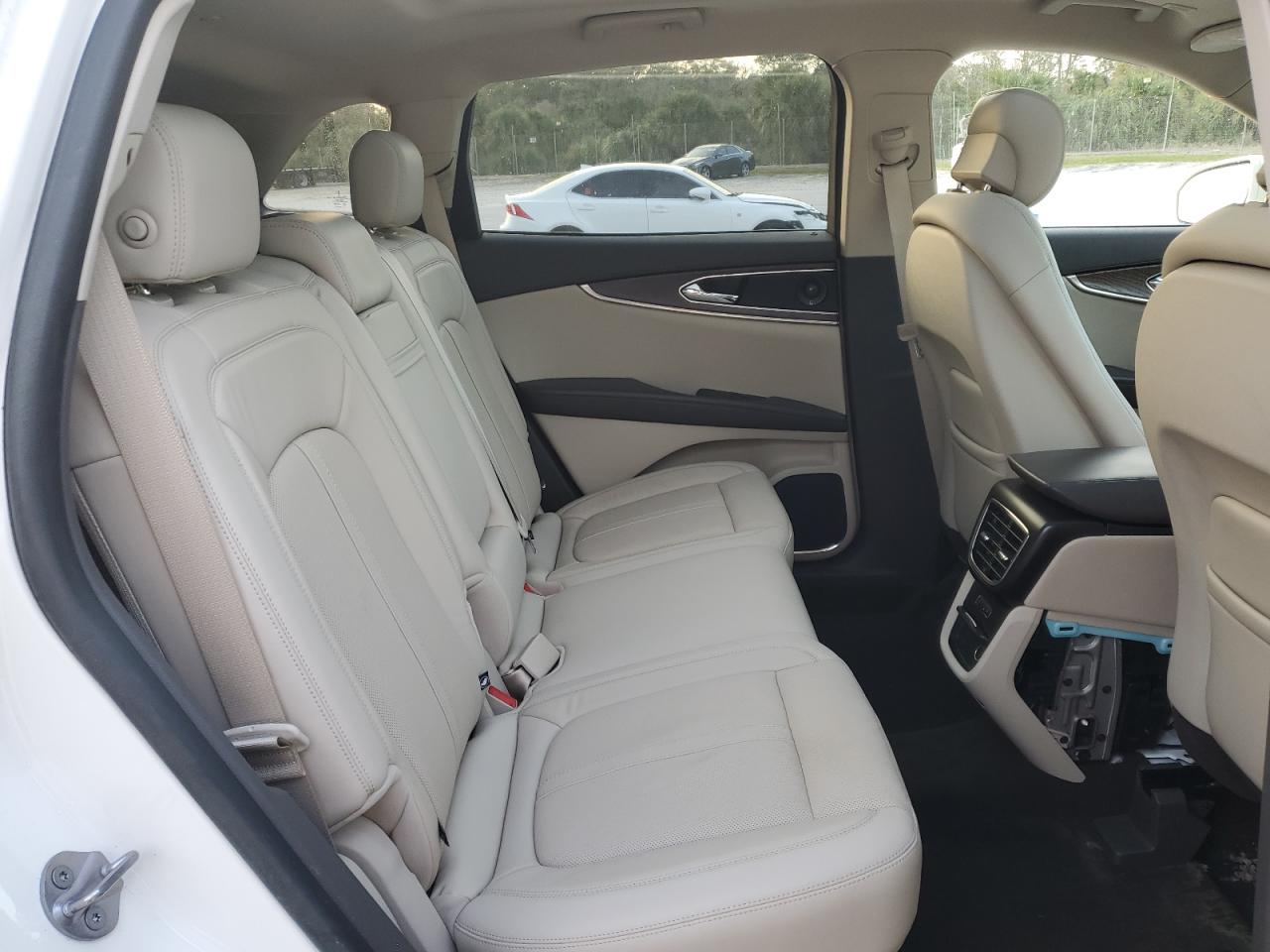 2020 Lincoln Nautilus VIN 2LMPJ8K91LBL09324 Copart auction photo, water/flood / minor dent/scratches damage thumbnail 11