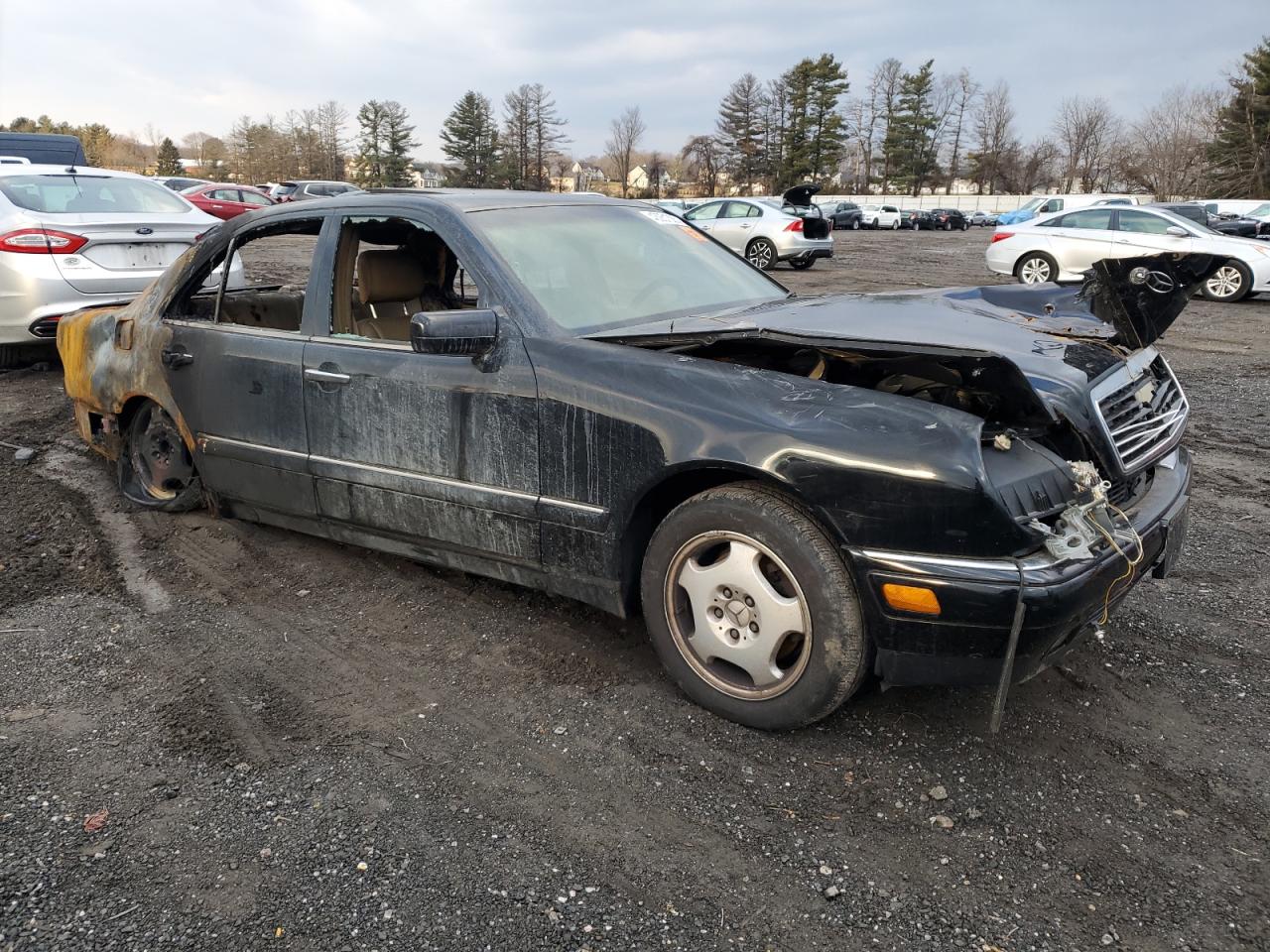 1998 Mercedes-Benz E-klasse VIN WDBJF70F0WA609381 Copart auction photo, burn / front end damage thumbnail 4