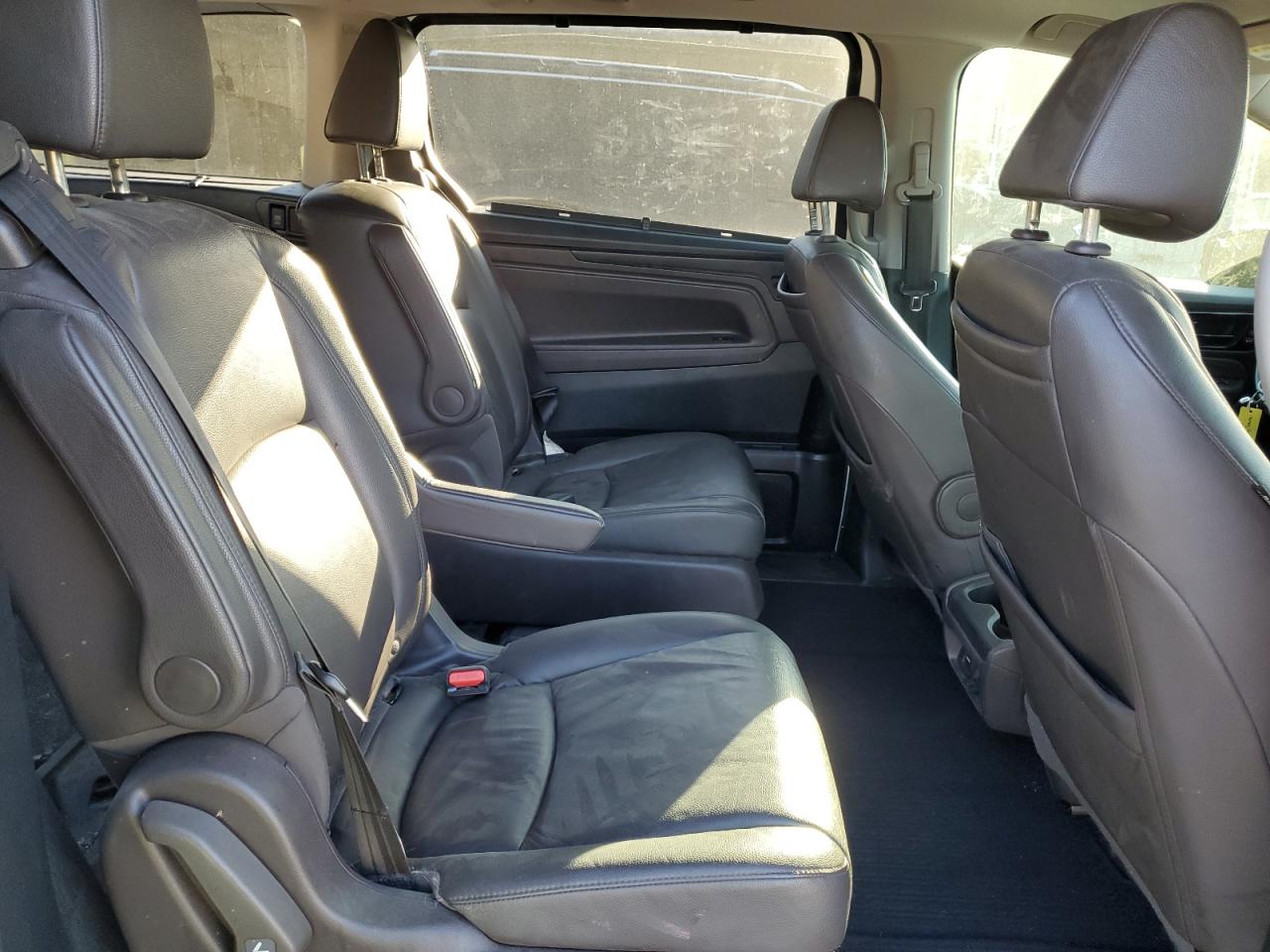 2018 Honda Odyssey VIN 5FNRL6H90JB100302 Copart auction photo, rear end damage thumbnail 11