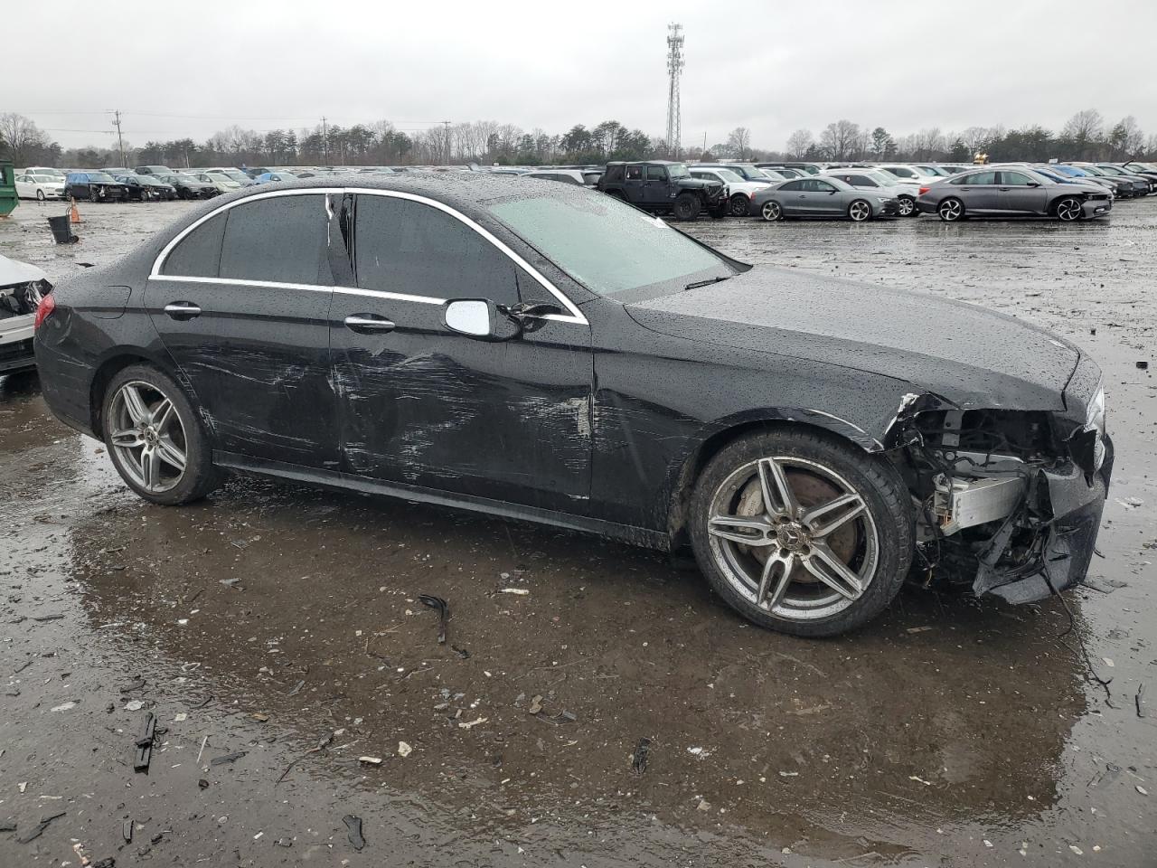 2020 Mercedes-Benz E-klasse VIN W1KZF8EB3LA823976 Copart auction photo, front end / side damage thumbnail 4