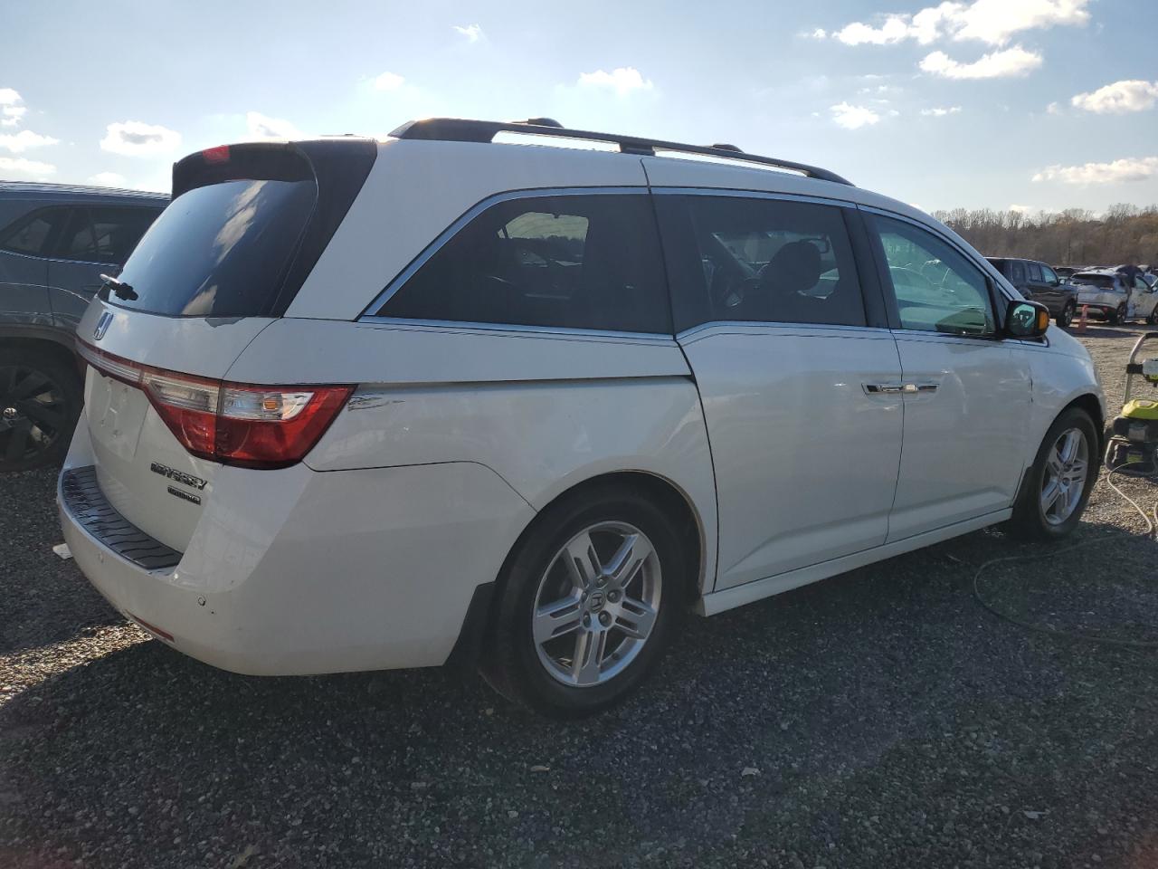 2013 Honda Odyssey VIN 5FNRL5H91DB005388 Copart auction photo, front end damage thumbnail 3