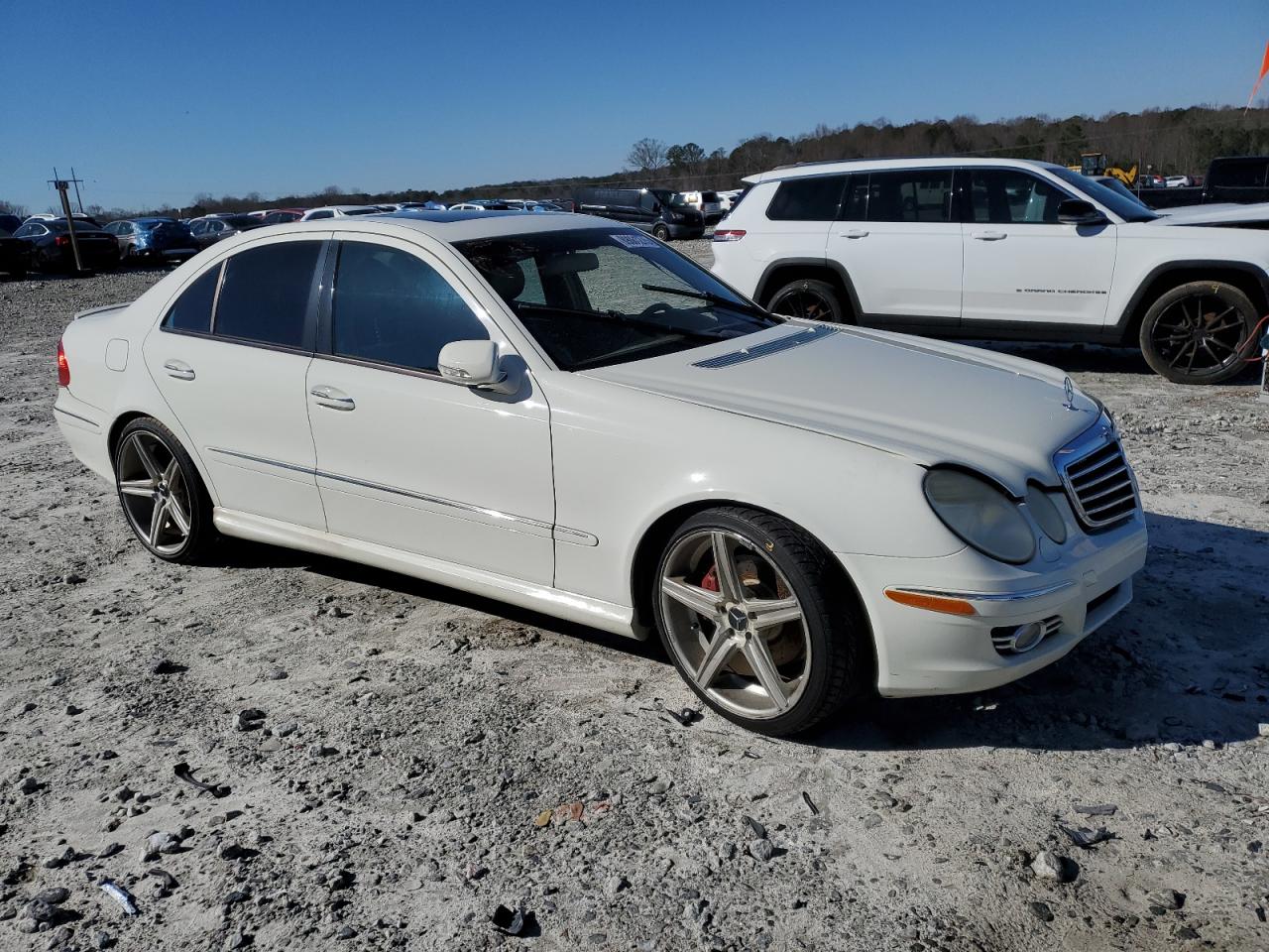 2008 Mercedes-Benz E-klasse VIN WDBUF56X08B315896 Copart auction photo, side damage thumbnail 4