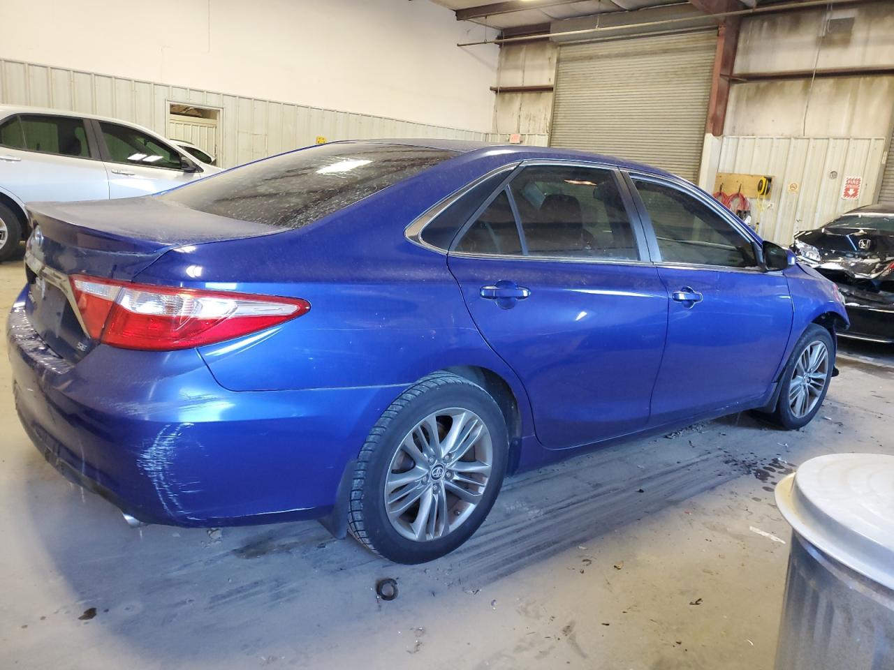 2015 Toyota Camry VIN 4T1BF1FK6FU911923 Copart auction photo, front end / side damage thumbnail 3