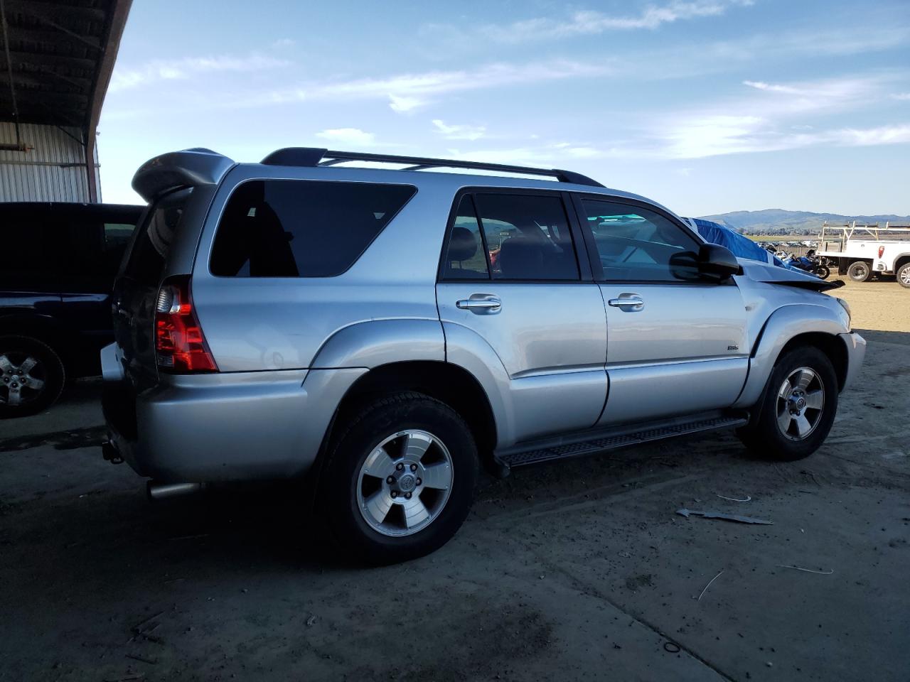 2008 Toyota 4Runner VIN JTEZU14R88K020972 Copart auction photo, front end / side damage thumbnail 3